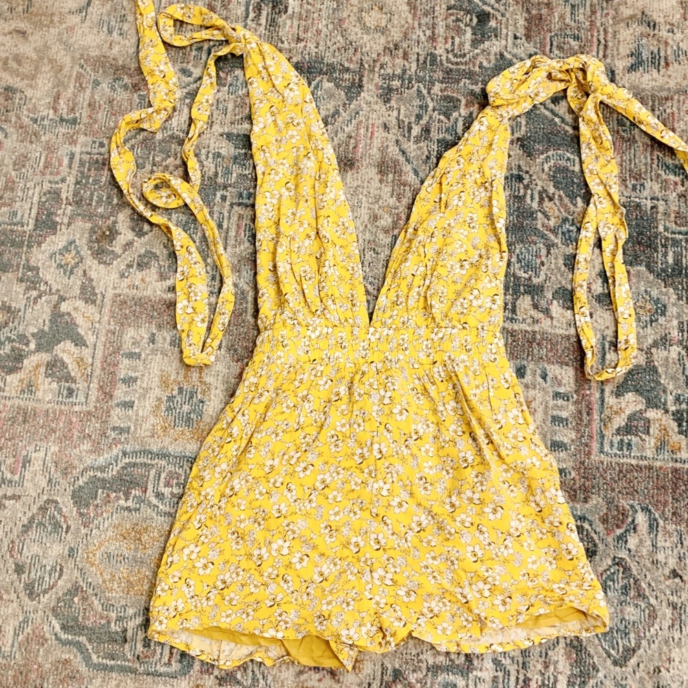 LULUS yellow floral romper!